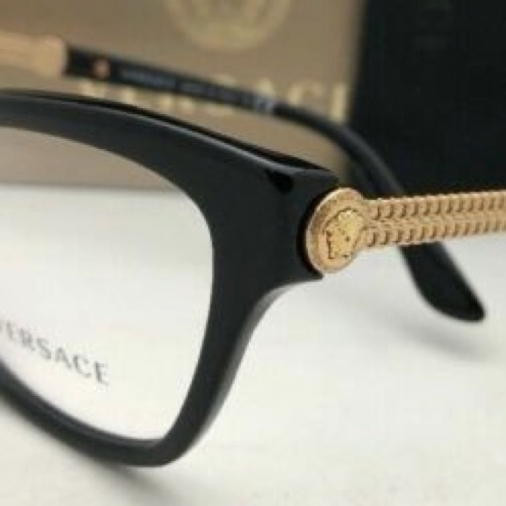 AUTHENTIC DESIGNER (4 pair) 🤓 BUNDLE‼️‼️‼️ - Picture 4 of 11
